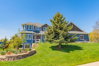 327 Park St, Poynette, WI 53955