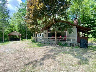 60 Pequawket Dr, Conway, NH 03818