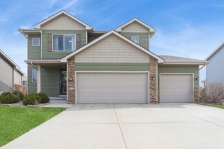 821 NW Sunset Ln, Grimes, IA 50111