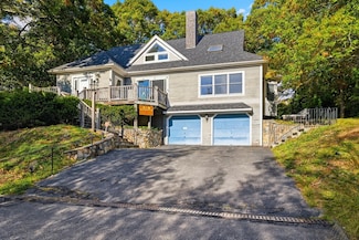37 Rydal Mount Dr, Falmouth, MA 02540