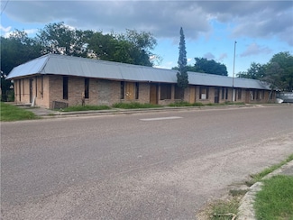 101 E Rockport St, Mathis, TX 78368