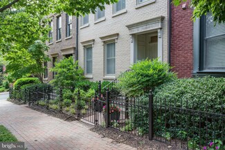 7821 Cadbury Ave, Potomac, MD 20854