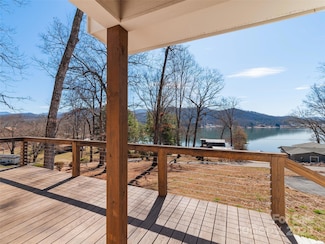 128 Cardinal Ln, Hayesville, NC 28904