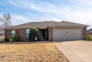 2805 Makenzie Dr, Conway, AR 72034