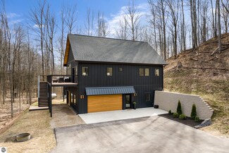 1233 River Mountains Rd, Traverse City, MI 49696