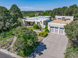 124 Monte Vista St, White Rock, NM 87547