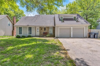 1322 S Winterbrooke Dr, Olathe, KS 66062