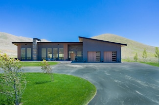 135 Rock Creek Rd, Hailey, ID 83333