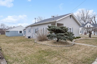 239 N East St, Bethel, OH 45106