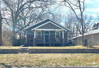 417 Bluemont Ave, Manhattan, KS 66502