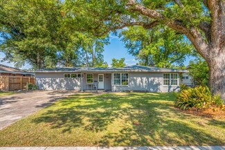 2425 3rd Ave, Lake Charles, LA 70601