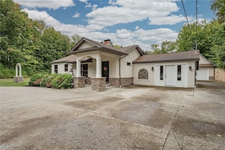 8163 Hart Rd, Mentor, OH 44060