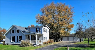 10662 N Reynolds Rd, Dupont, IN 47231