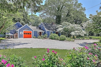 44 Washington Rd, Barrington, RI 02806