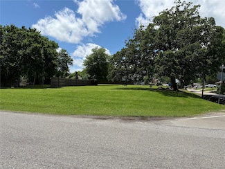 820 E 6th St, Bonham, TX 75418