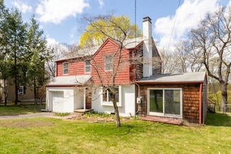 18 University Dr, Natick, MA 01760