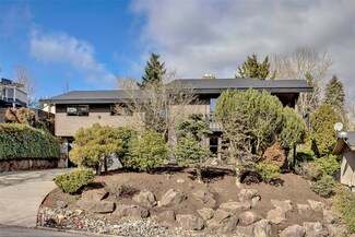 3720 NE 150th St, Lake Forest Park, WA 98155