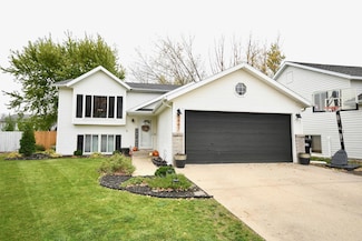 1447 Elmwood Ct, West Fargo, ND 58078