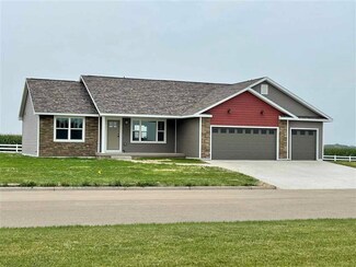 112 Parkview Ave, Shullsburg, WI 53586