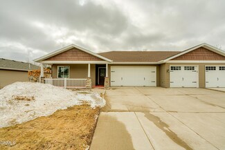 327 Versailles Ave, Bismarck, ND 58503