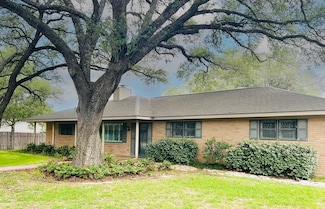 736 Sarah Jo St, La Grange, TX 78945