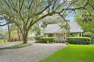 37 Helen Dr, Madisonville, LA 70447