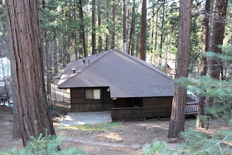 2346 Middle Dr, Arnold, CA 95223