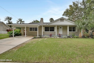 305 S Stone St, Deland, FL 32720