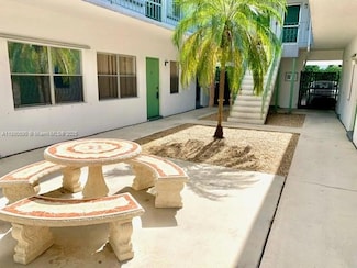 1824 Monroe St Unit 4, Hollywood, FL 33020