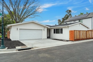 664 Acacia Ln, Santa Rosa, CA 95409