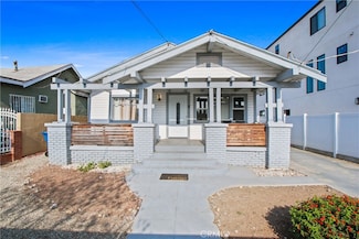 1575 W 37th St, Los Angeles, CA 90018