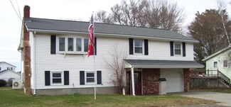 54 Summit St, Salem, MA 01970