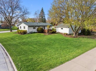 N85W18199 Tyler Dr, Menomonee Falls, WI 53051