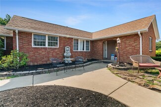963 Tulip Dr, New Brighton, PA 15066
