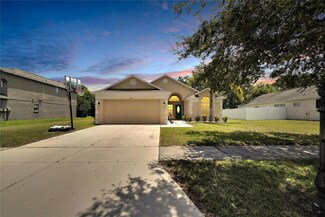 8412 Carriage Pointe Dr, Gibsonton, FL 33534