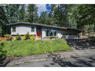 4220 Alder St, Eugene, OR 97405