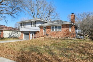1206 E Willow Dr, Olathe, KS 66061