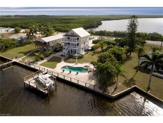 3962 Pine Island Rd NW, Matlacha, FL 33993