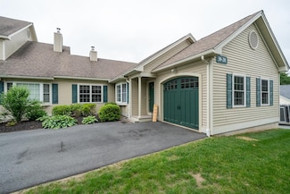 28 Mountain Village Rd, Windham, NH 03087