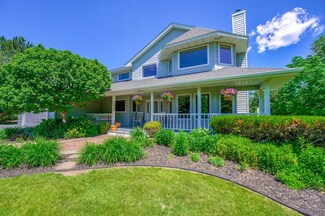 374 Milwaukee Rd, Hudson, WI 54016