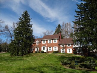 2440 Glenmont Rd NW, Canton, OH 44708