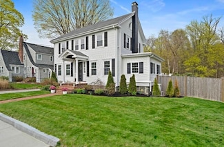 97 Hawthorn Rd, Braintree, MA 02184