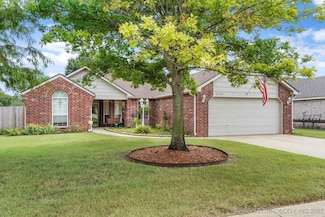 2113 W Oak St, Collinsville, OK 74021