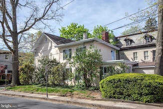 69 E Oakland Ave, Doylestown, PA 18901