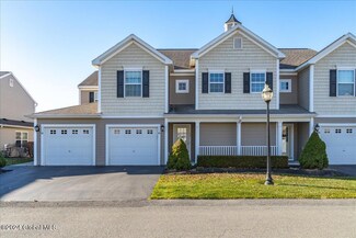 46 Governor Cir, Albany, NY 12208