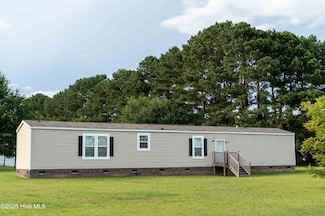 903 Ball Park Rd, Bladenboro, NC 28320