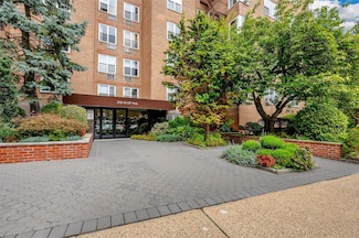 210-15 23rd Ave Unit 4E, Bayside, NY 11360