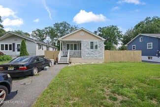 131 W 3rd St, Howell, NJ 07731