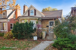 1004 Dobson St, Evanston, IL 60202