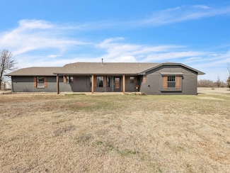 4225 Matt Dr NE, Piedmont, OK 73078